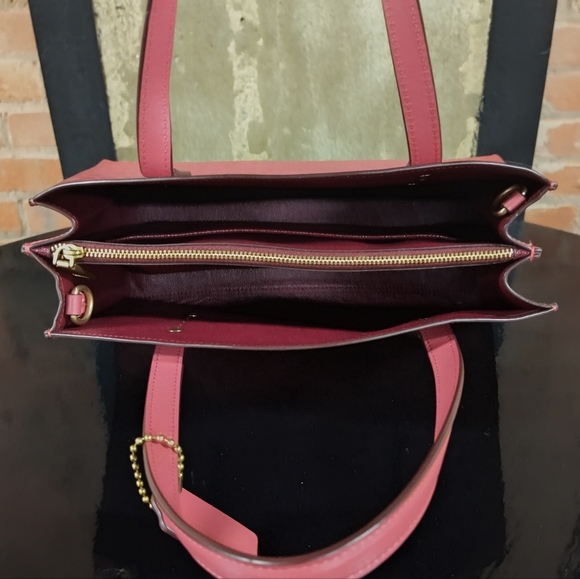 Coach | Charlie Carryall 28 Rose Embossed Crossbody Shoulder Bag - Picture 4 of 7